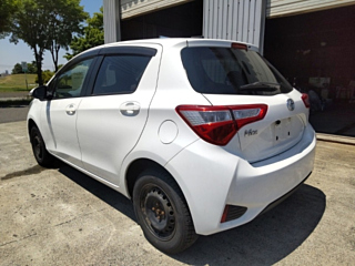 TOYOTA VITZ 2017