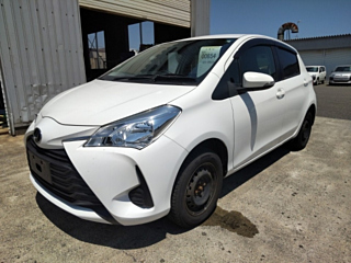 TOYOTA VITZ 2017