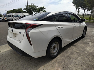 TOYOTA PRIUS 2018