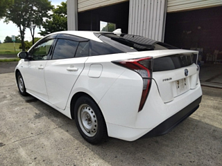 TOYOTA PRIUS 2018