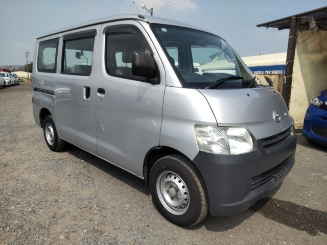 TOYOTA TOWN ACE VAN 2016