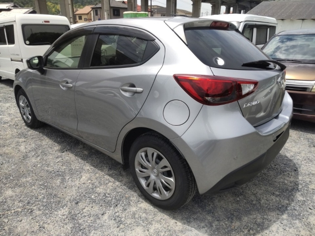 MAZDA DEMIO 2016