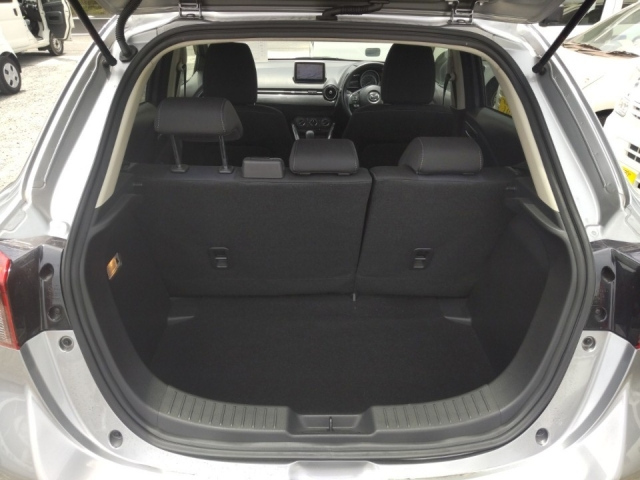 MAZDA DEMIO 2016