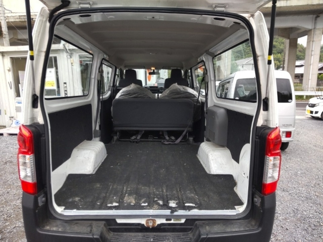 NISSAN CARAVAN VAN 2018