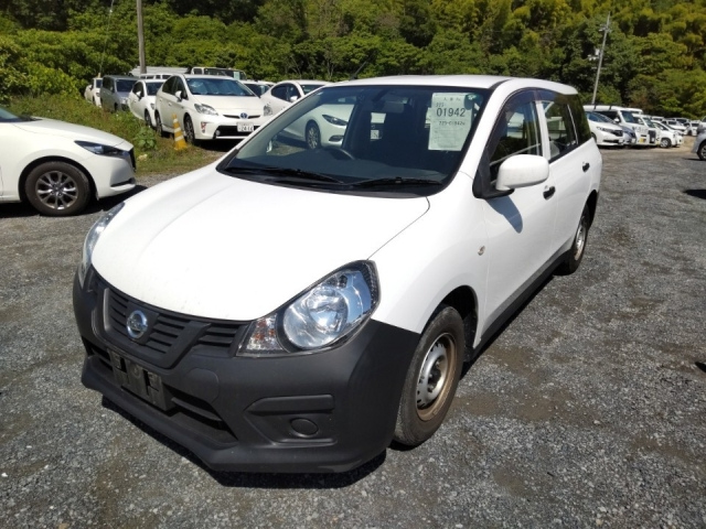 NISSAN AD 2021