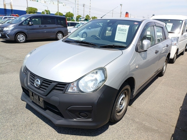 NISSAN AD 2019