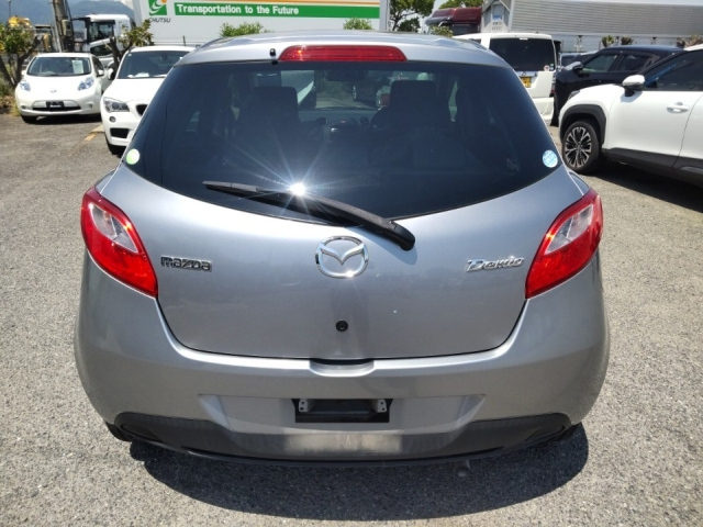 MAZDA DEMIO 2012