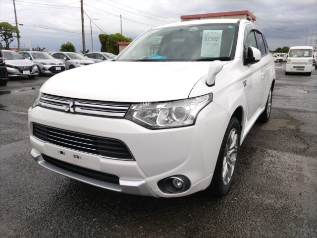 MITSUBISHI OUTLANDER PHEV 2014