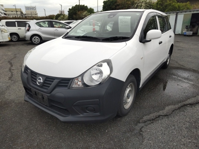 NISSAN AD 2019