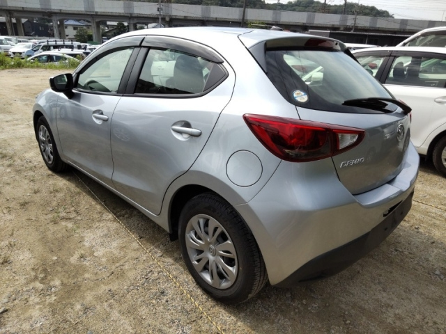 MAZDA DEMIO 2017
