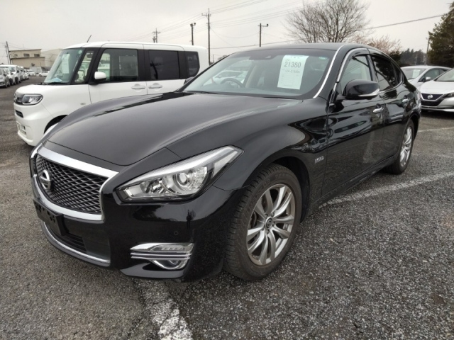 NISSAN FUGA