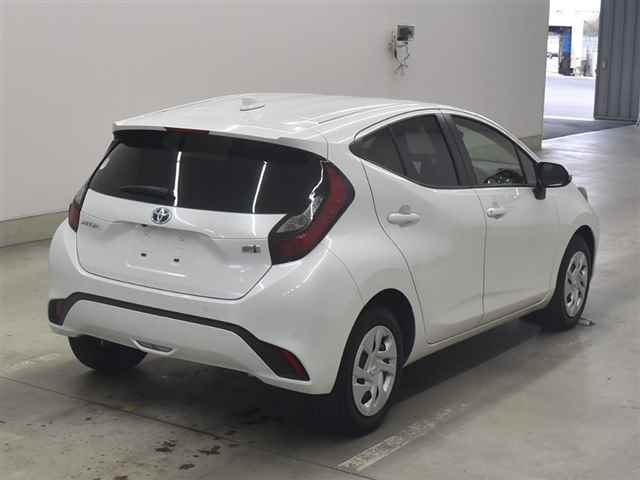 TOYOTA AQUA 2023