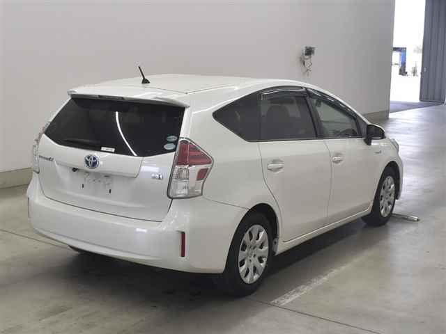 TOYOTA PRIUS ALPHA 2016