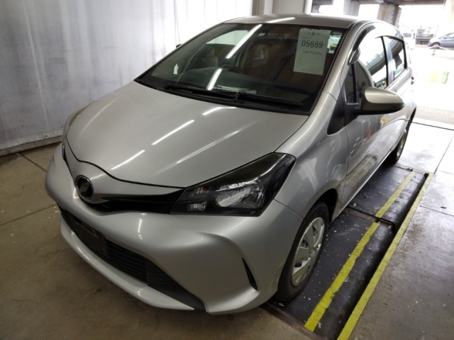 TOYOTA VITZ 2016