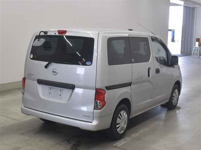 NISSAN NV200 2019