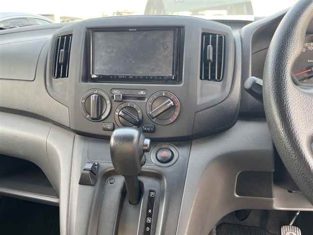NISSAN NV200 2019