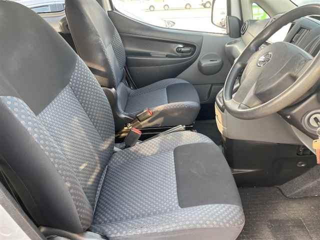 NISSAN NV200 2019