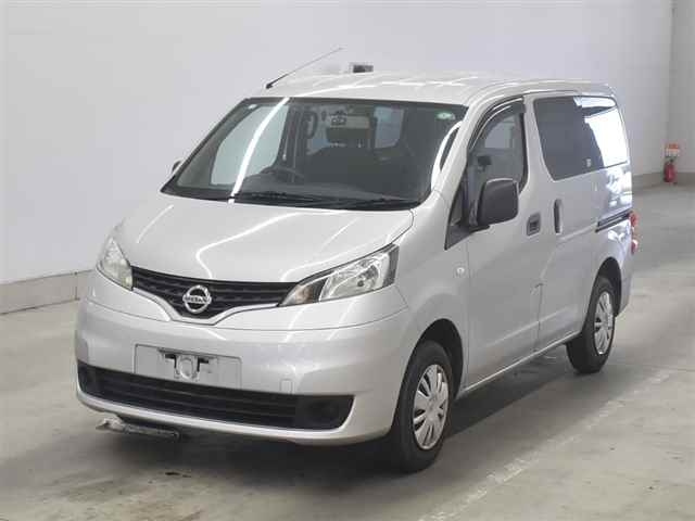 NISSAN NV200 2019