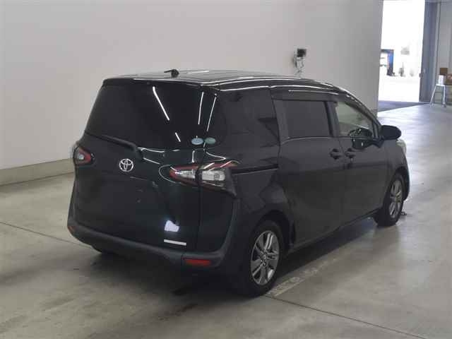 TOYOTA SIENTA 2016