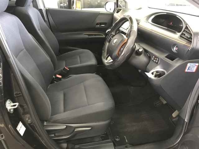 TOYOTA SIENTA 2016