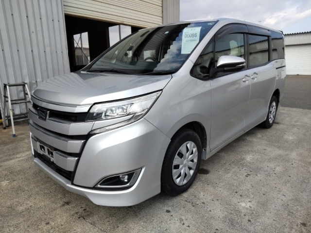 TOYOTA NOAH 2020