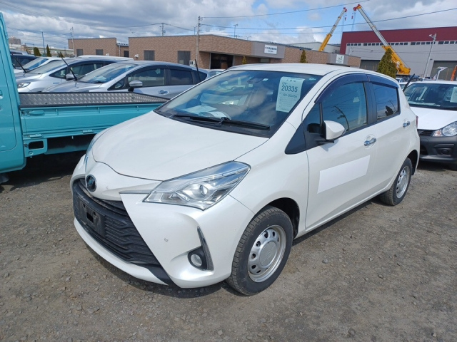 TOYOTA VITZ 2020