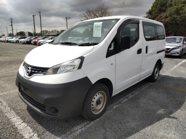 NISSAN NV200 2019