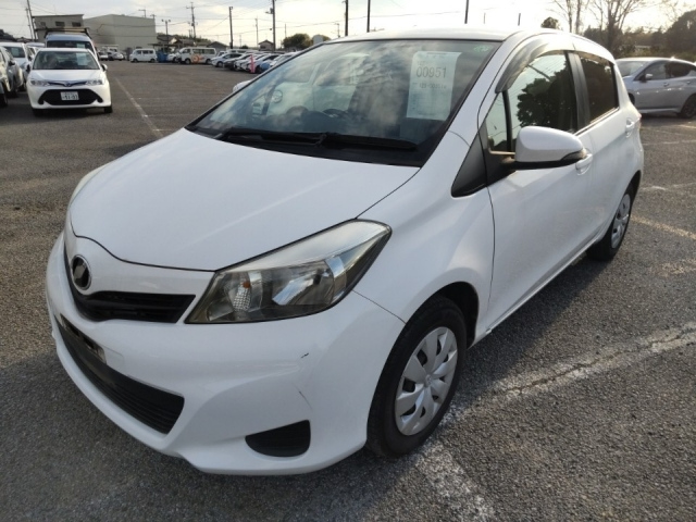 TOYOTA VITZ 2014