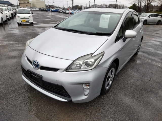 TOYOTA PRIUS 2015