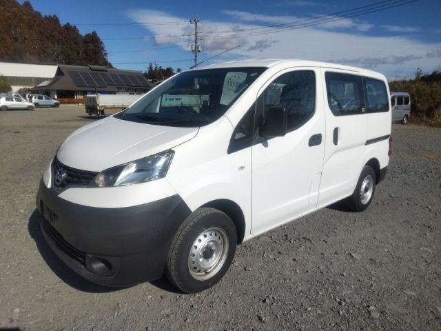 NISSAN NV200 2018