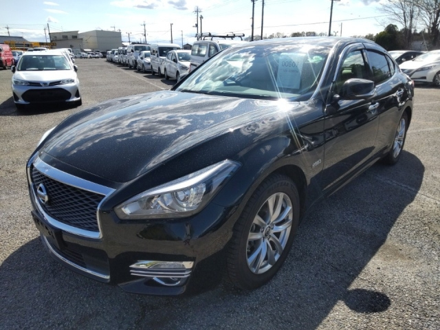 NISSAN FUGA 2020