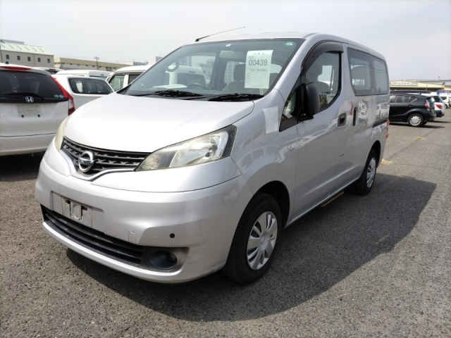 NISSAN NV200 2017