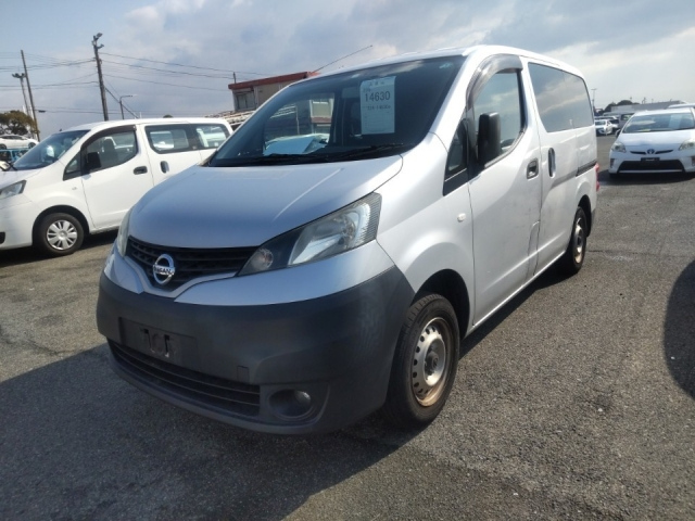 NISSAN NV200 2016