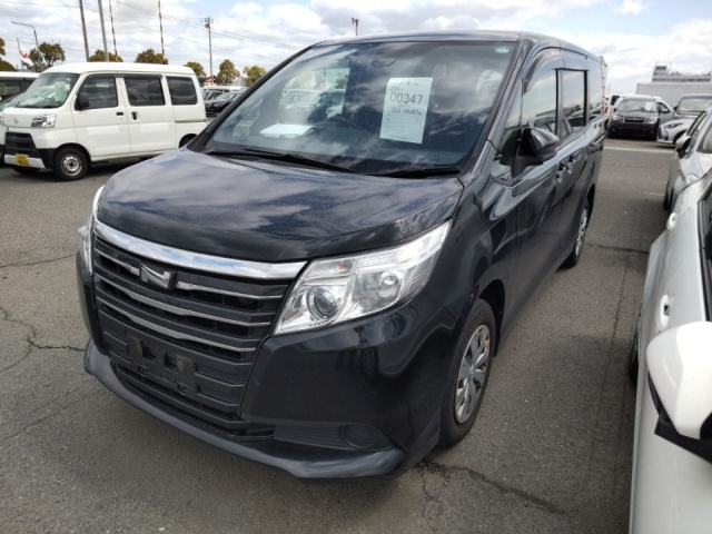 TOYOTA NOAH
