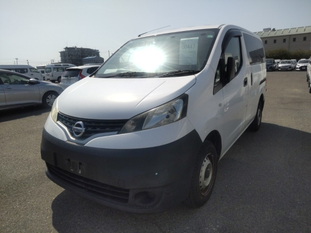 NISSAN NV200 2018