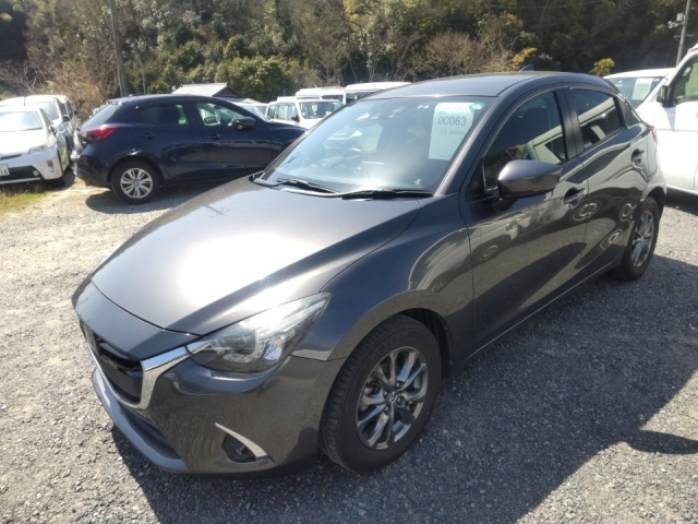 MAZDA DEMIO 2018