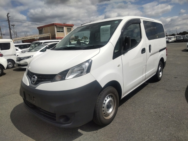 NISSAN NV200 2020