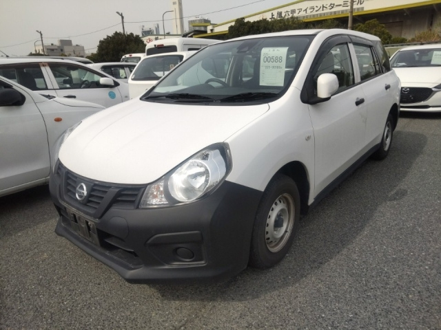 NISSAN AD 2020