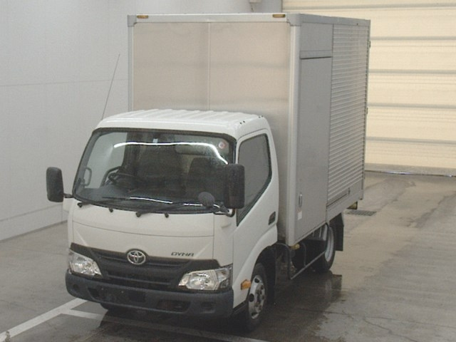 TOYOTA DYNA 2018