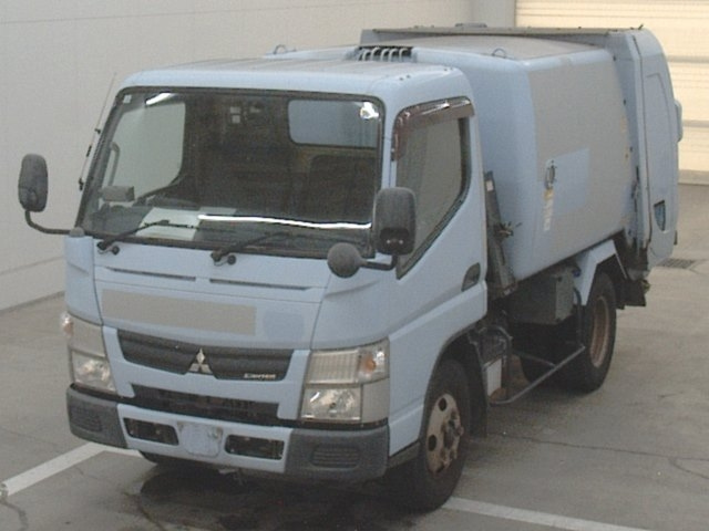 MITSUBISHI CANTER 2015