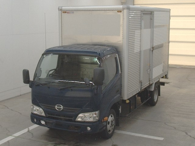 HINO DUTRO 2017