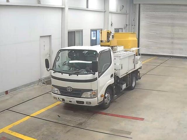 TOYOTA DYNA 2011