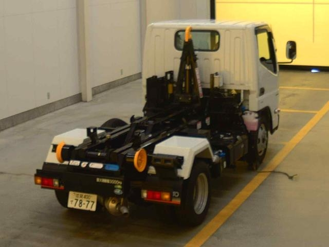 MITSUBISHI CANTER 2024