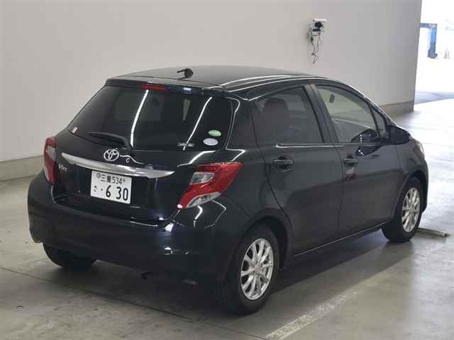 TOYOTA VITZ 2014