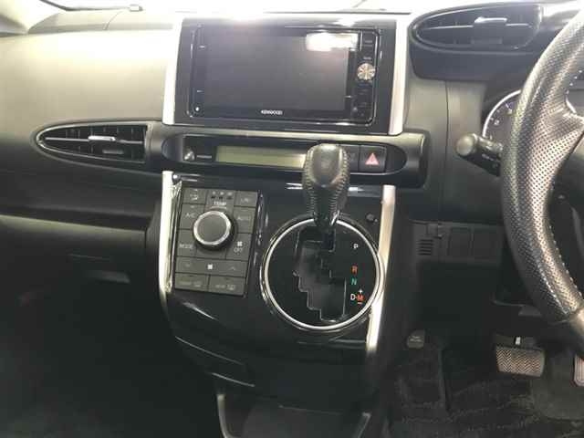 TOYOTA WISH 2014
