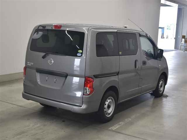 NISSAN NV200 2021