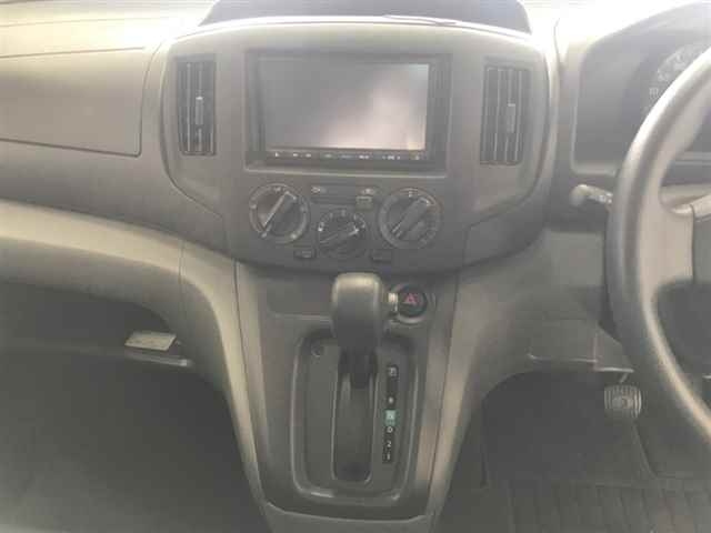 NISSAN NV200 2021