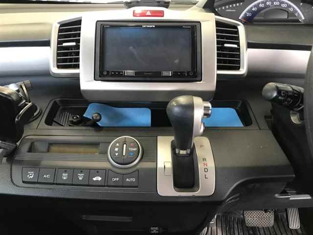 HONDA FREED 2011