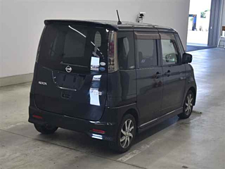 NISSAN ROOX 2011