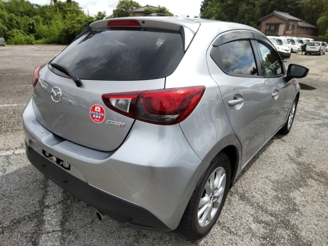 MAZDA DEMIO 2015